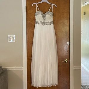 ⭐️White Formal Gown⭐️
